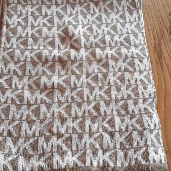 Michael Kors Knit Scarf - Picture 1 of 4